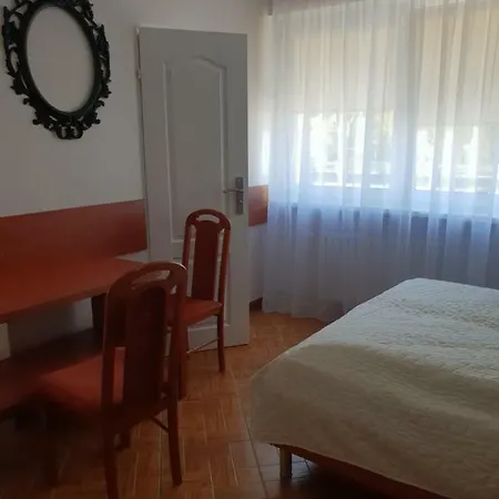 Dom Goscinny Ewa - 200 M Od Morza Pensjonat Dziwnów