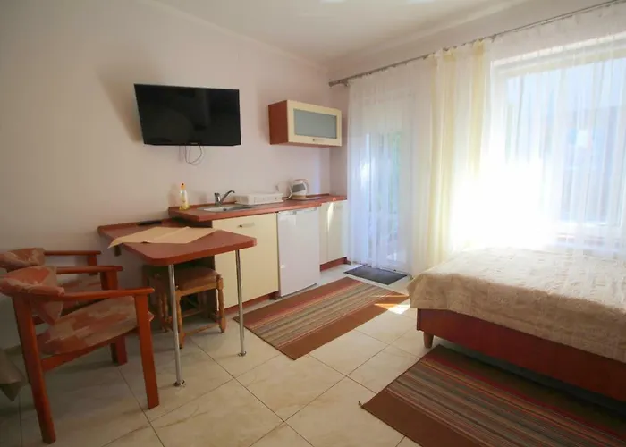 Penzion Dom Goscinny Ewa - 200 M Od Morza Dziwnów