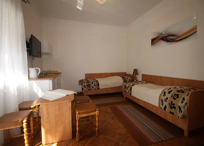 Penzion Dom Goscinny Ewa - 200 M Od Morza Dziwnów